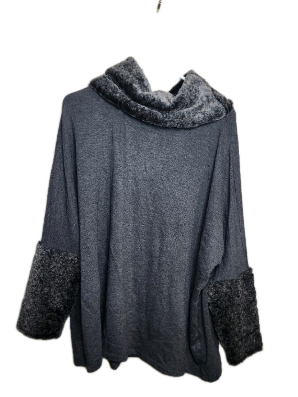 Philosophy NWT Oversized Tunic Poncho Top Size Med Faux Fur Gray